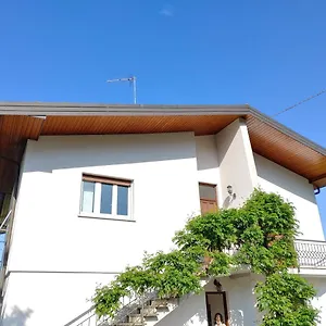 https://cottage-lake-lisanza.it-lombardy.com
