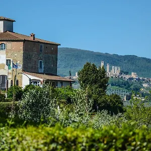 https://castello-di-fulignano.it-tuscanyhotel.com